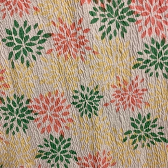 Appleseed’s PETITES Spring Celebration Top - Picture 2 of 7